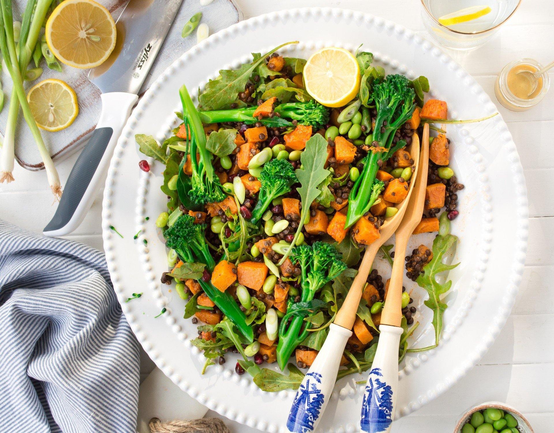 Autumnal veggie-protein-punch salad with mustard dressing