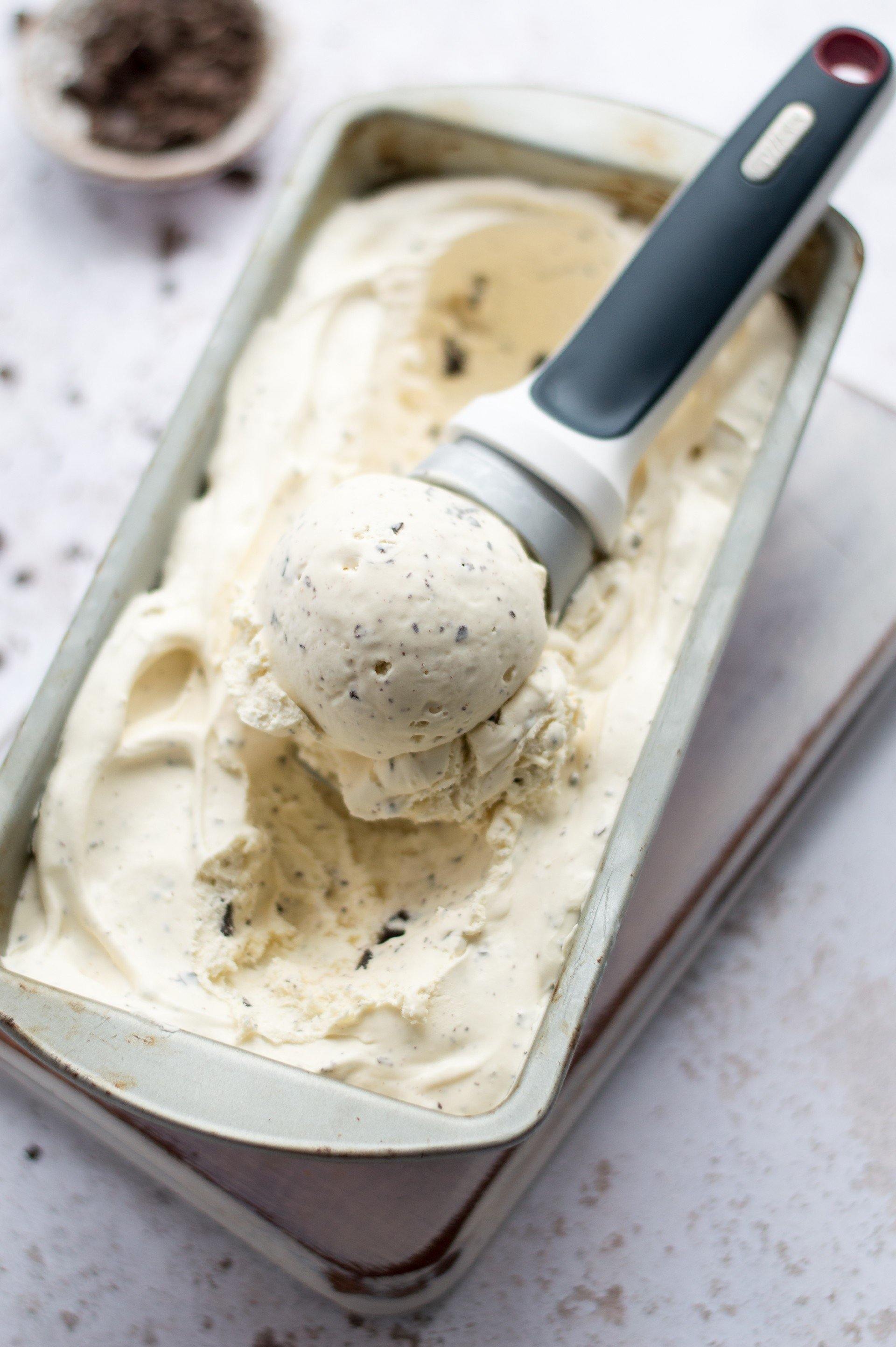 Baileys & chocolate ice cream