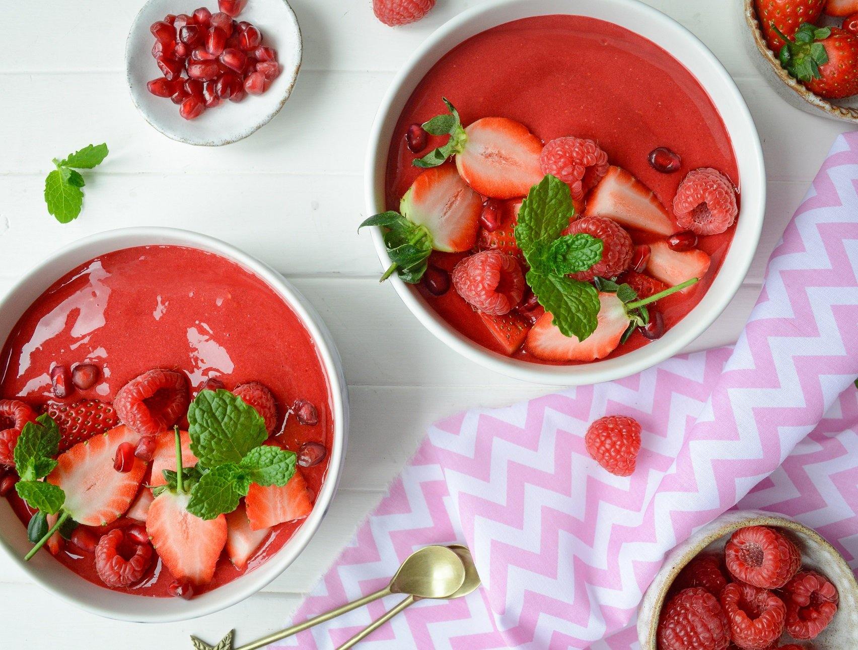 Berry-liscious Smoothie Bowls
