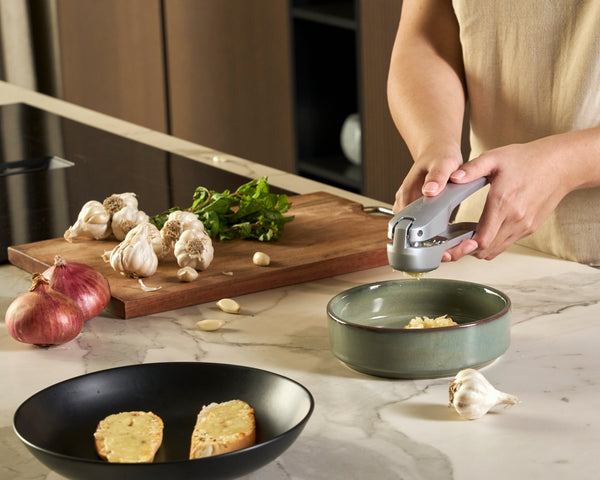 Susi 4 Garlic Press